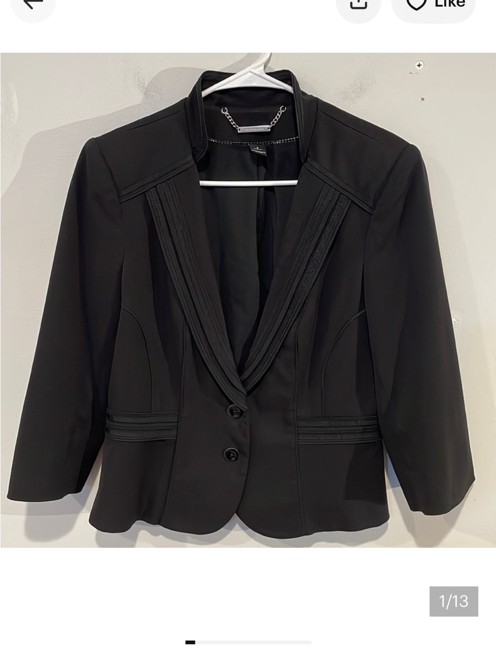 black White House Black Market fitted blazer features distinctive pintuck sz 10